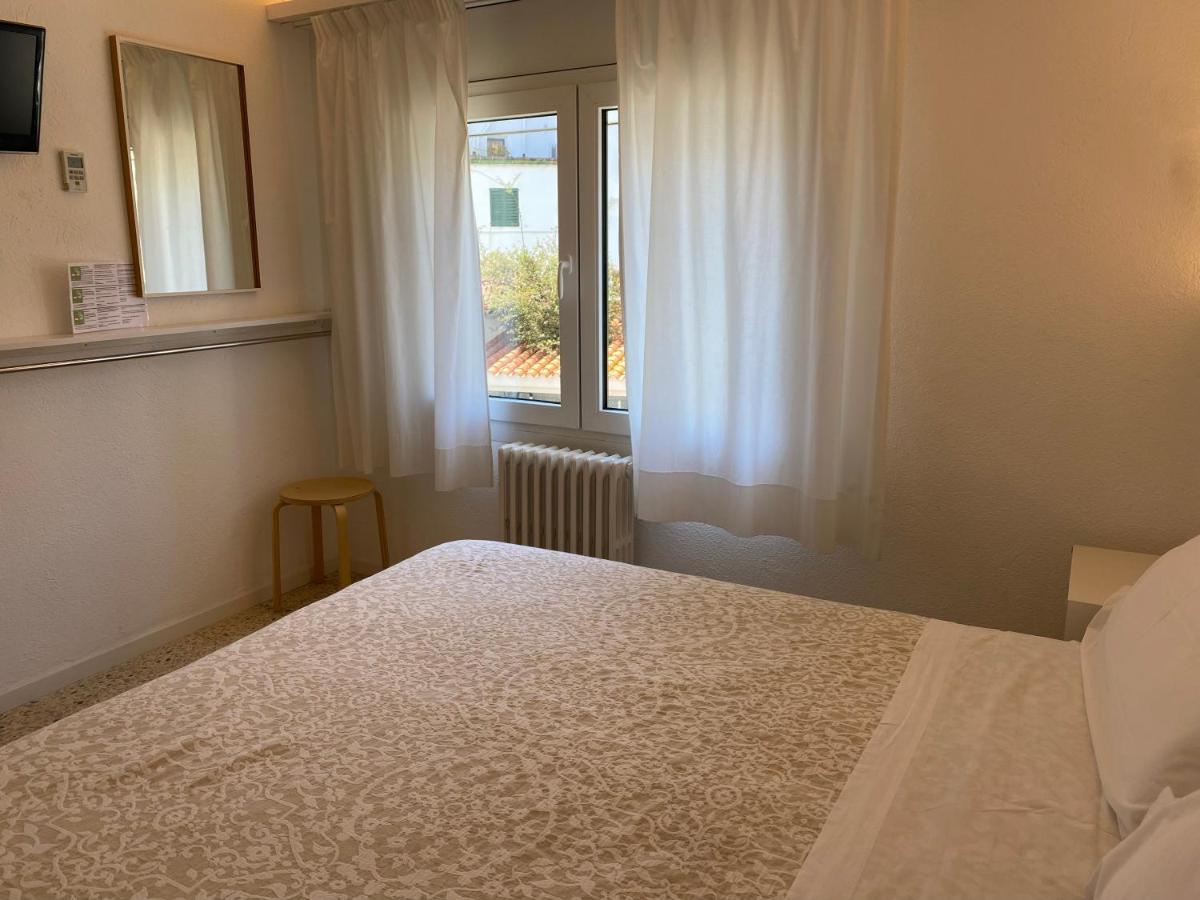 Hostal Marina Cadaqués Eksteriør billede