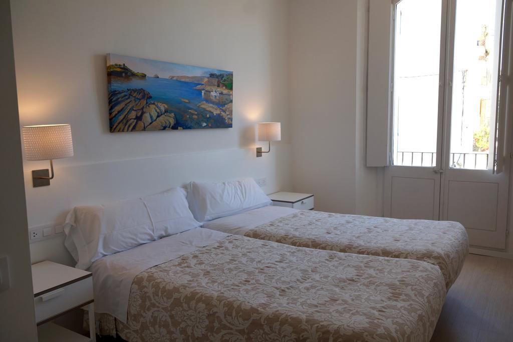 Hostal Marina Cadaqués Eksteriør billede